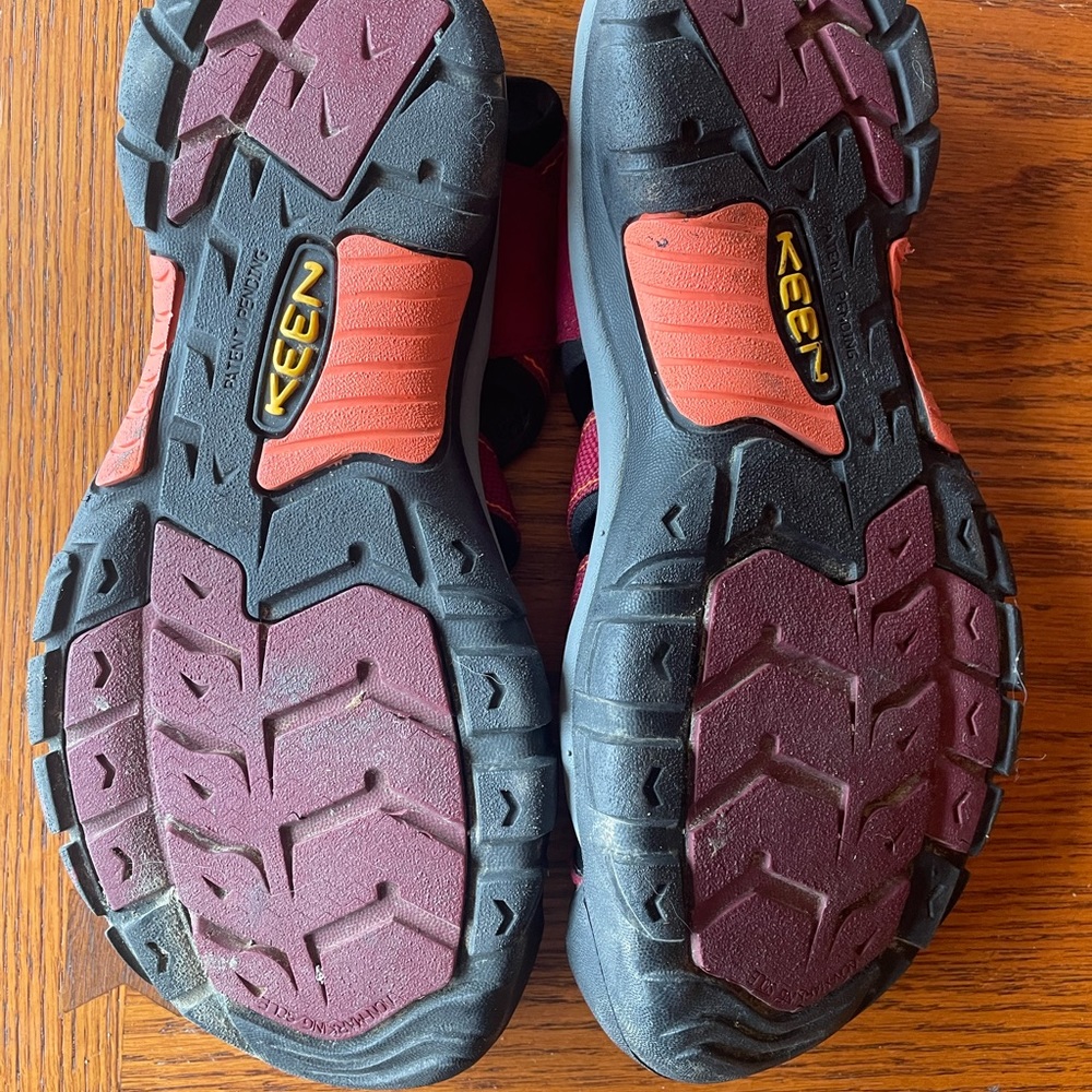 SOLD: KEEN Sandals